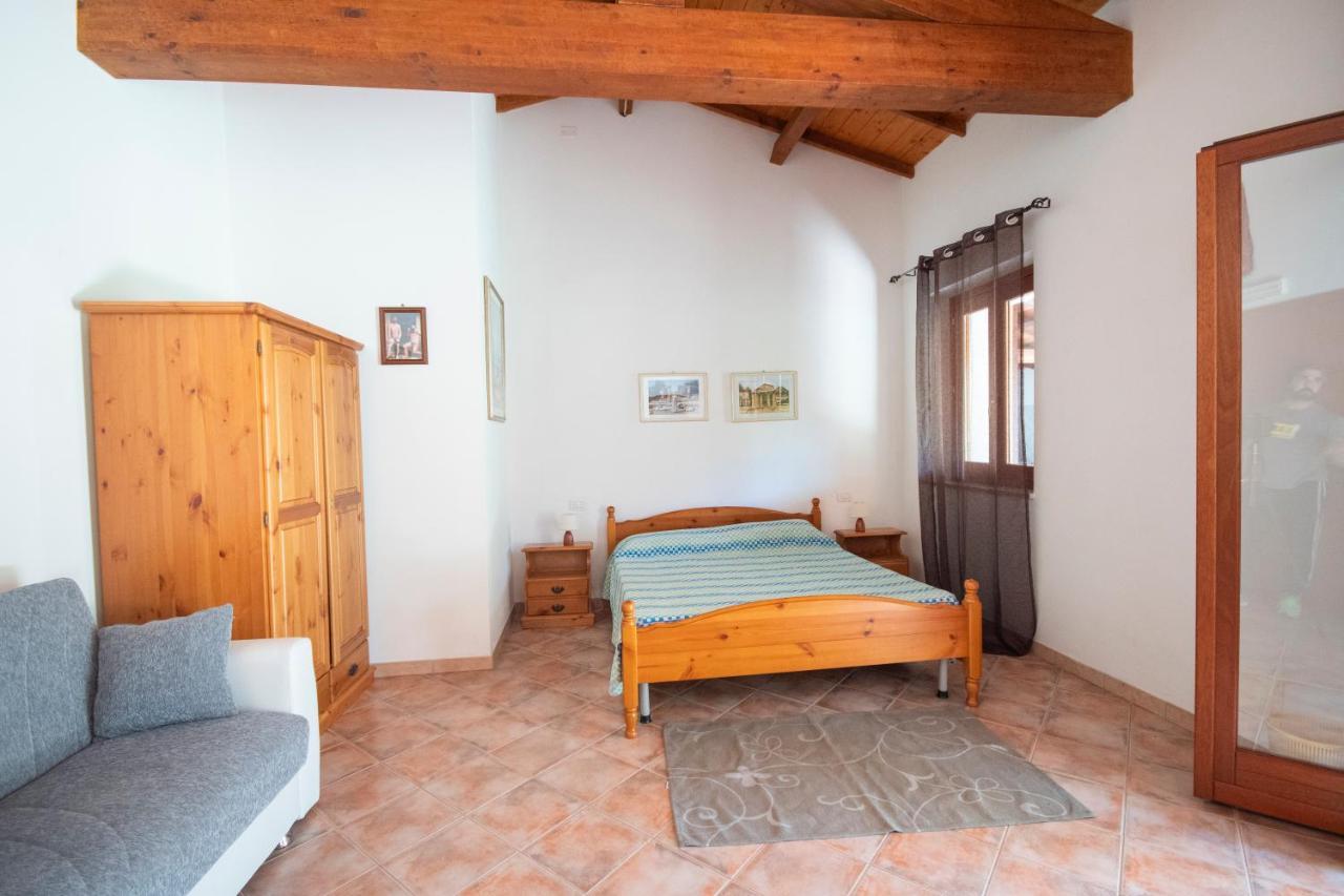 Is Cuccus Bed & Breakfast Masainas Ngoại thất bức ảnh