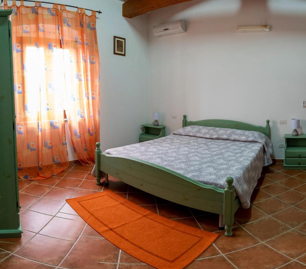 Is Cuccus Bed & Breakfast Masainas Ngoại thất bức ảnh