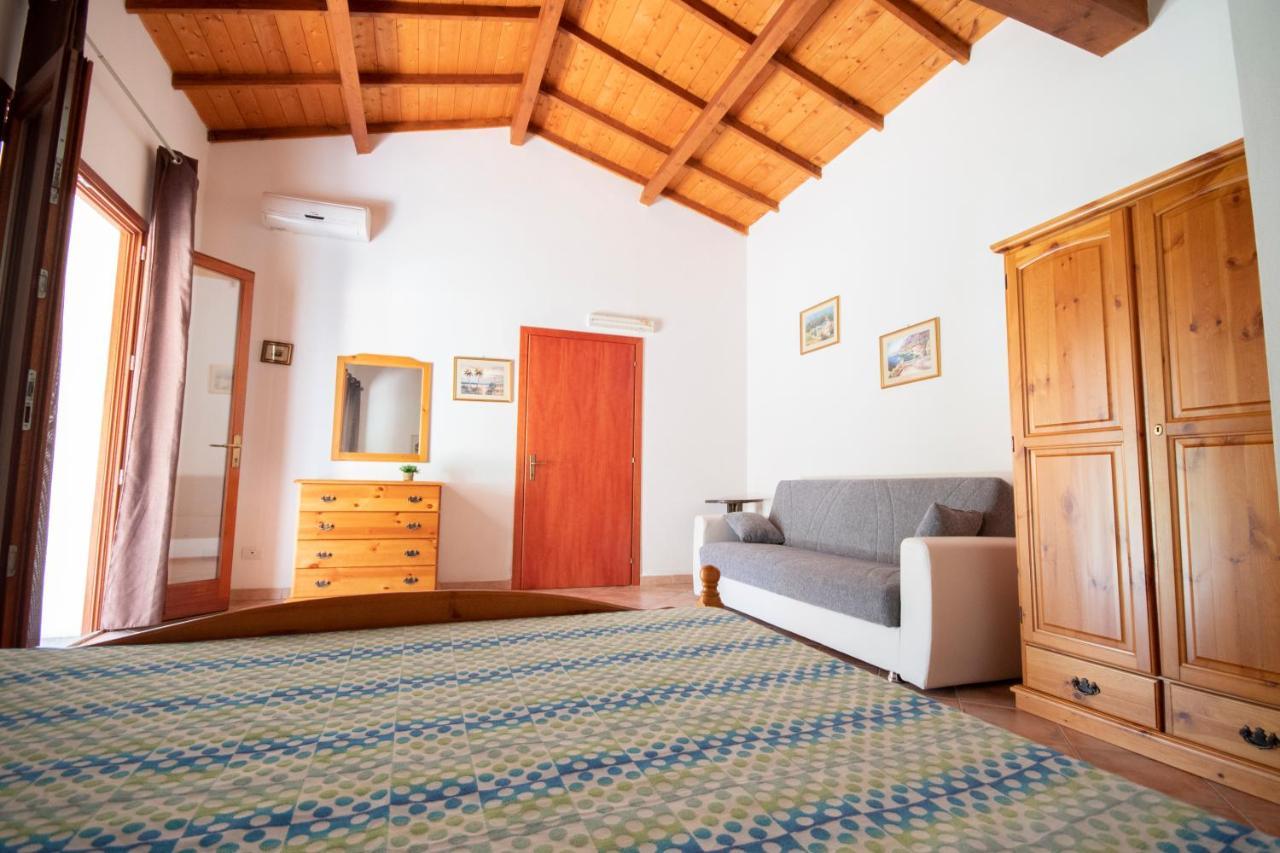 Is Cuccus Bed & Breakfast Masainas Ngoại thất bức ảnh