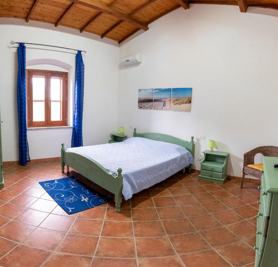 Is Cuccus Bed & Breakfast Masainas Ngoại thất bức ảnh